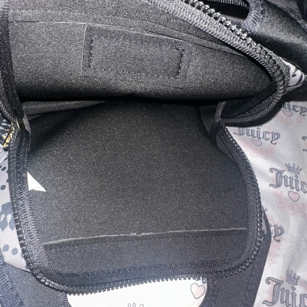 Juicy Couture Gray and Black Insulated Bag - Picture 7 of 7
